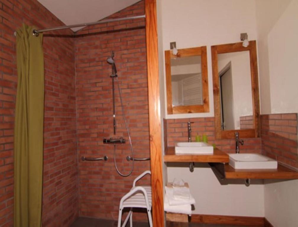 Chambres D'Hotes Le Chateau Rouge Saint-Germain-sur-Moine Rum bild