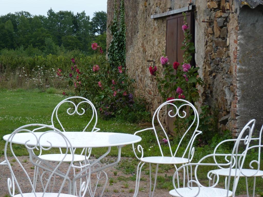 Chambres D'Hotes Le Chateau Rouge Saint-Germain-sur-Moine Exteriör bild